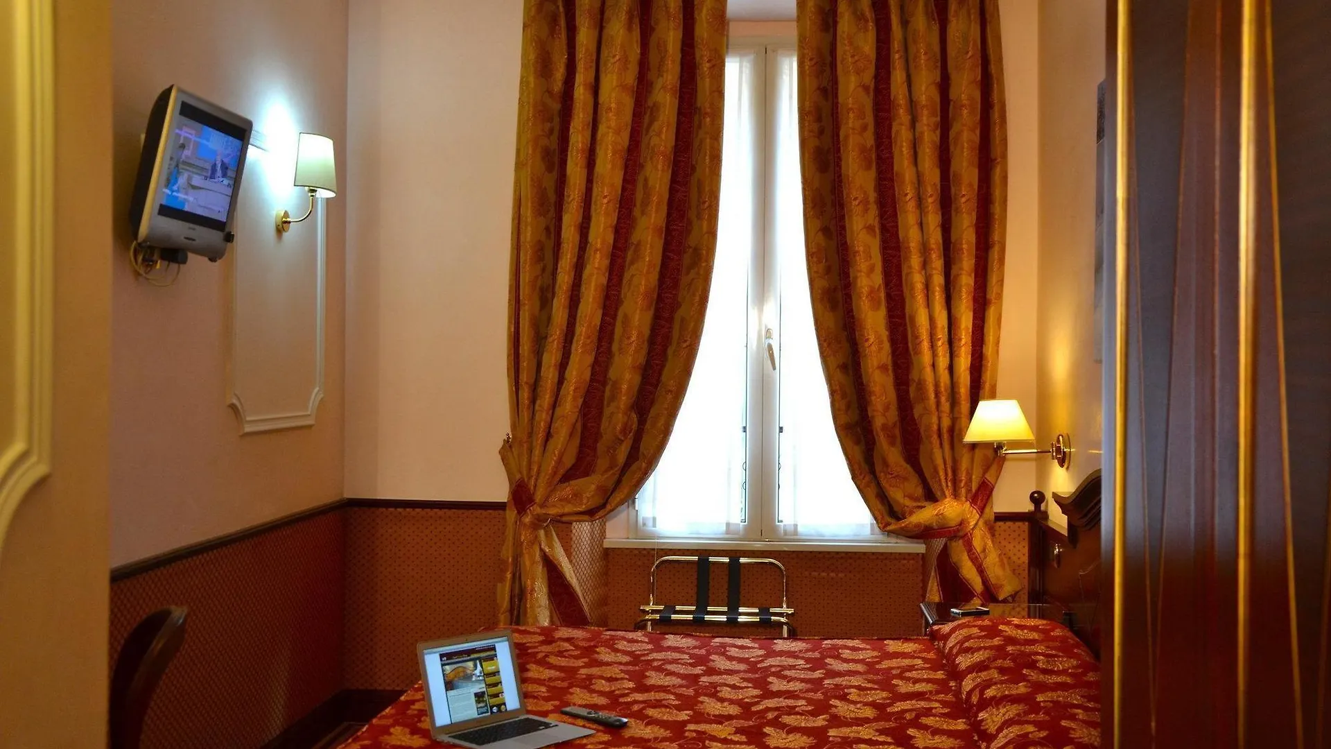 Hotel Invictus Rome